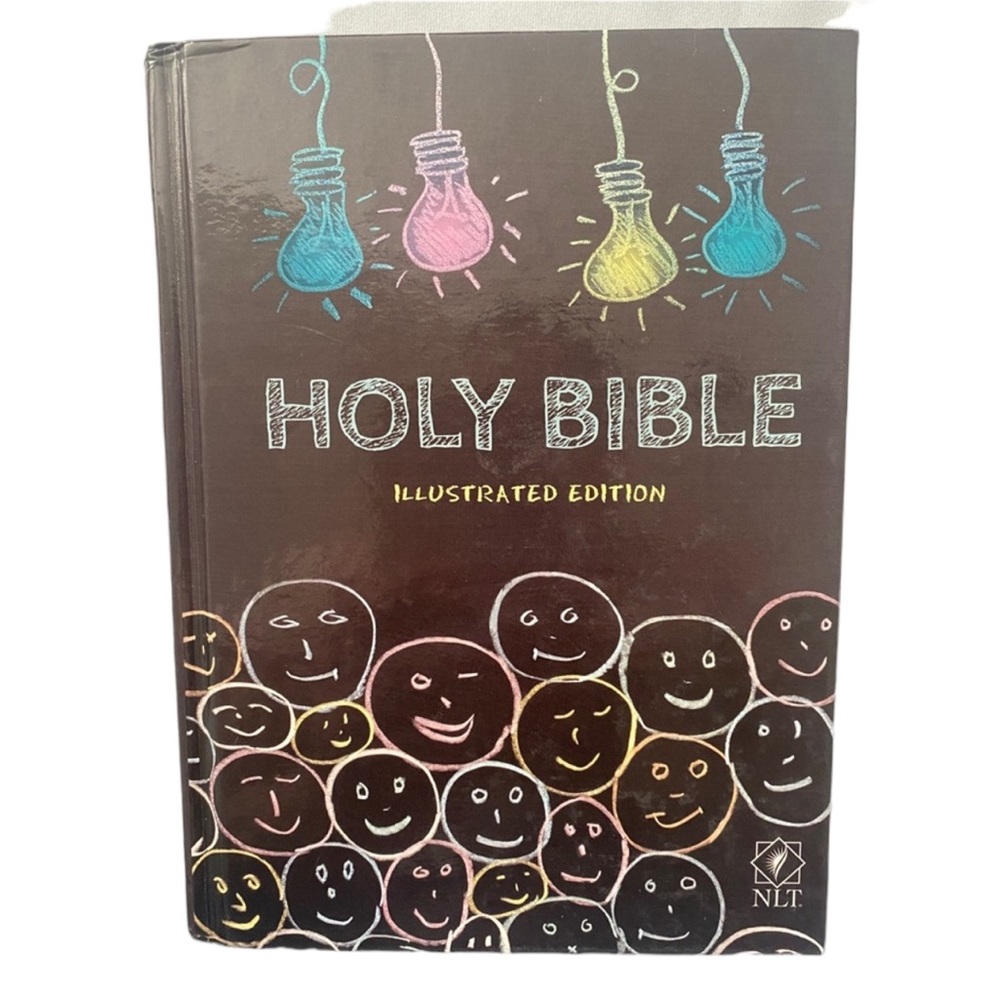 HOLY BIBLE ILLUSTRATED EDITION‎